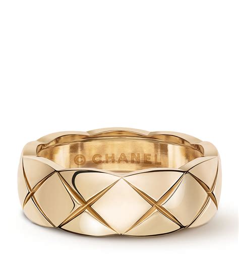 chanel coco crush ring beige gold